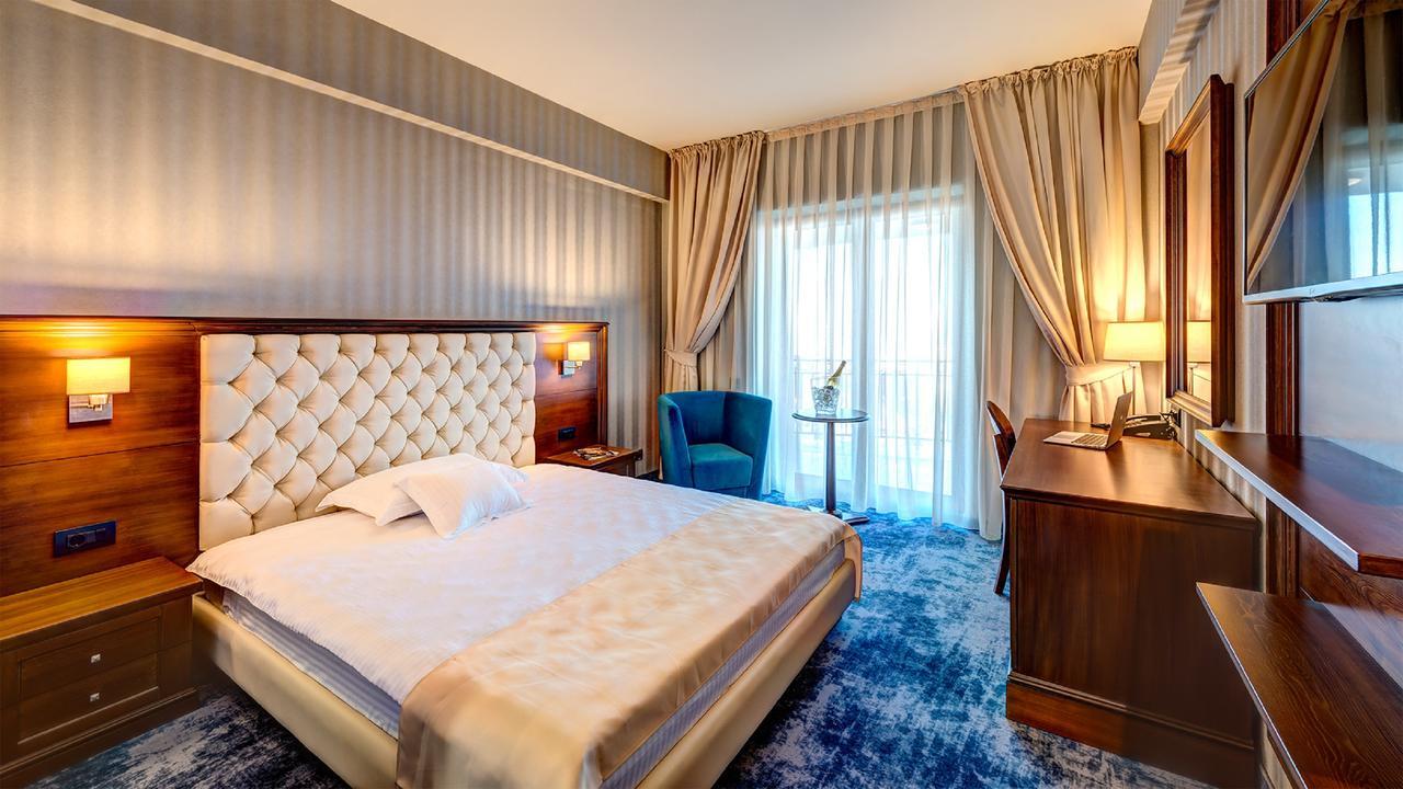 Briliant Hotel Κλουζ-Ναπόκα Εξωτερικό φωτογραφία