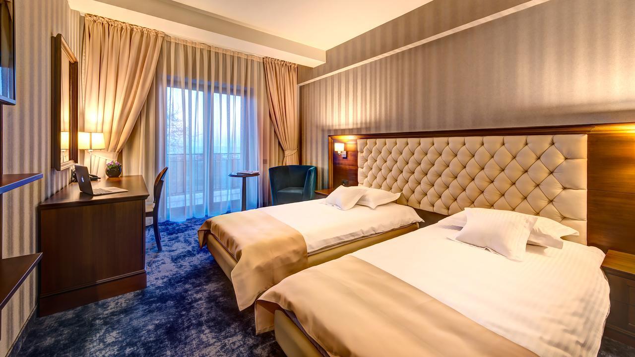 Briliant Hotel Κλουζ-Ναπόκα Εξωτερικό φωτογραφία